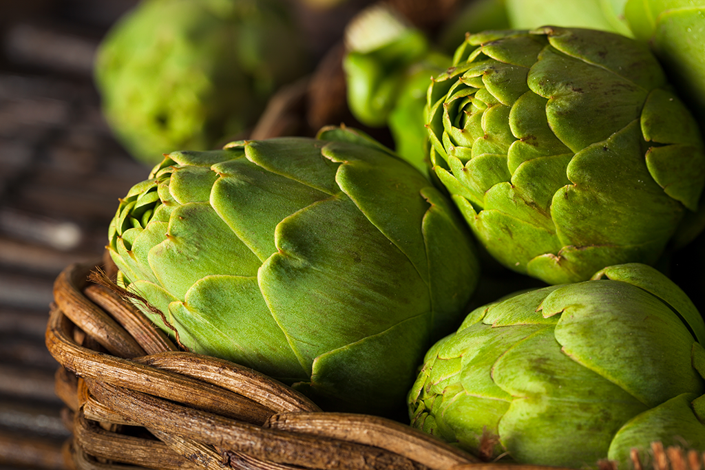Steamed Artichokes with Low-Fat Dipping Sauce
